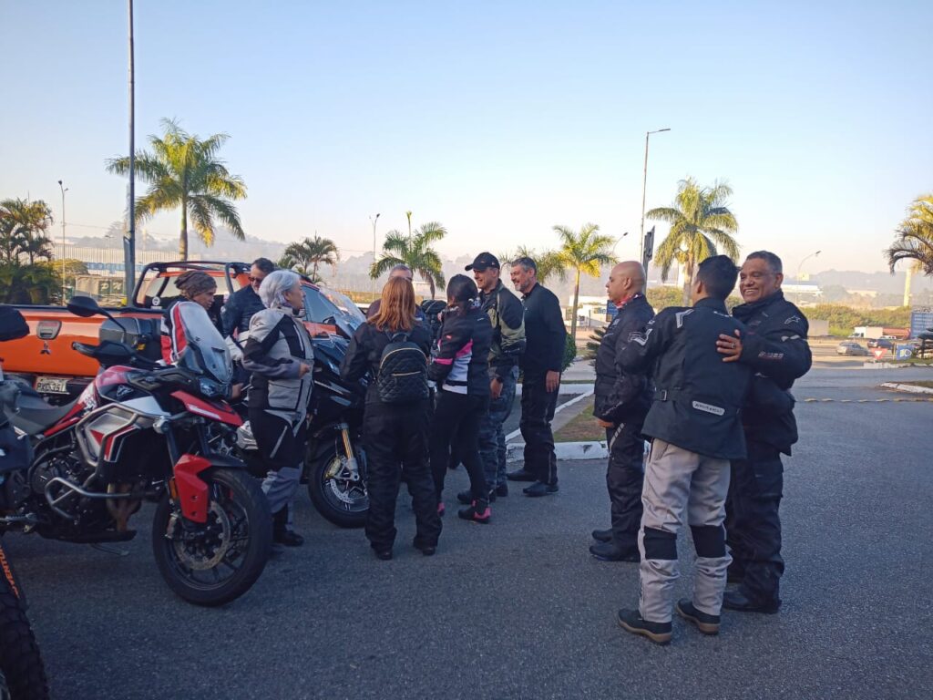 Grupo de mototurismo reunido